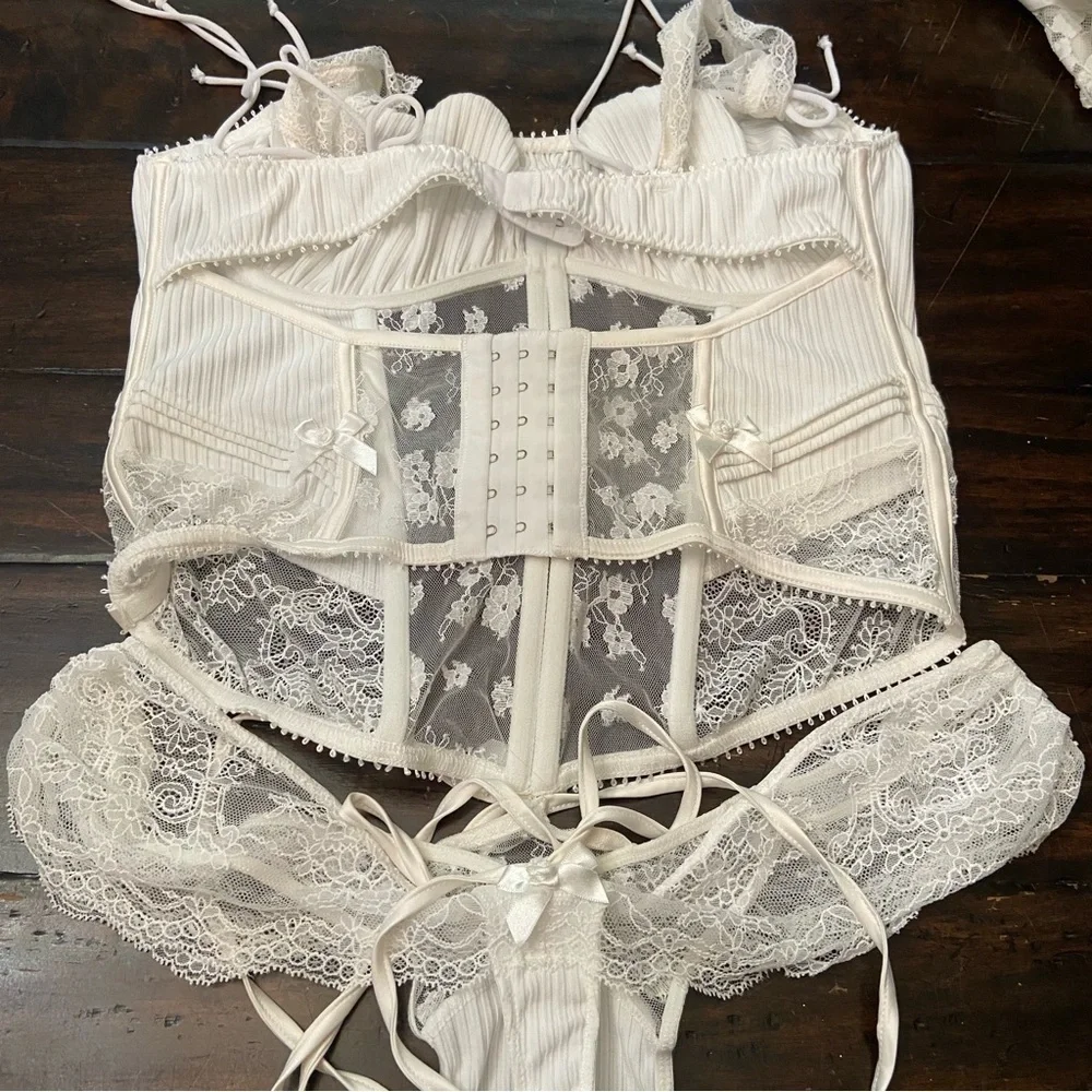 New! For love and lemons Dahlia Lingerie Set Corset & Thong 1286